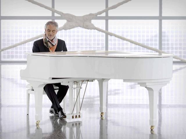 Szekeres Adrien Andrea Bocellivel énekel duettet