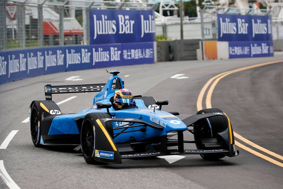 FE - BUEMI-GYŐZELEM SZÜLETETT AZ ESEMÉNYDÚS HONGKONGI SZEZONNYITÓN