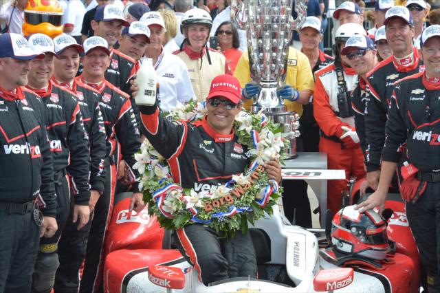 INDYCAR - MONTOYA FERGETEGES VERSENYZÉSSEL NYERTE MEG AZ INDY500-AT!