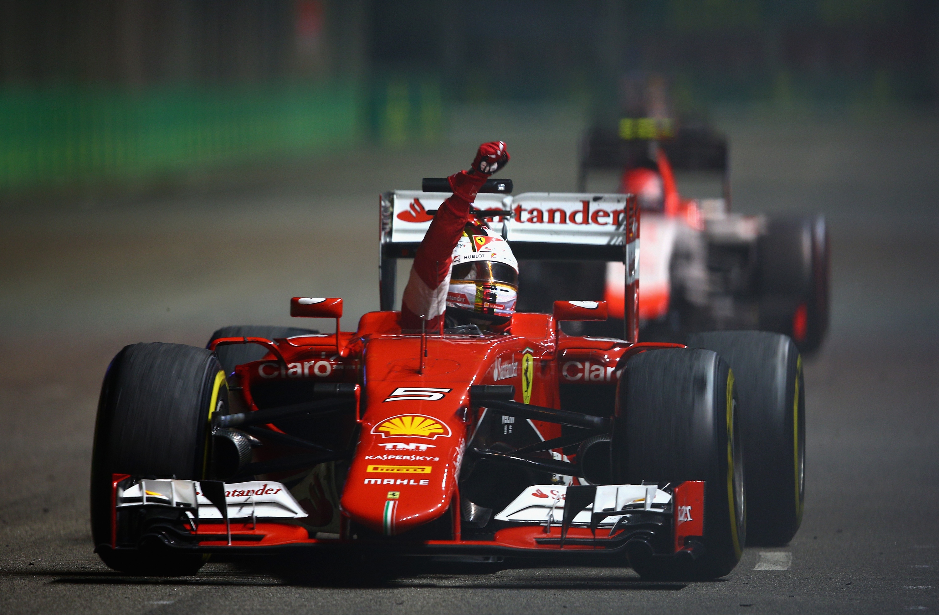 f1-2015-singapore-vettel-victory.jpg