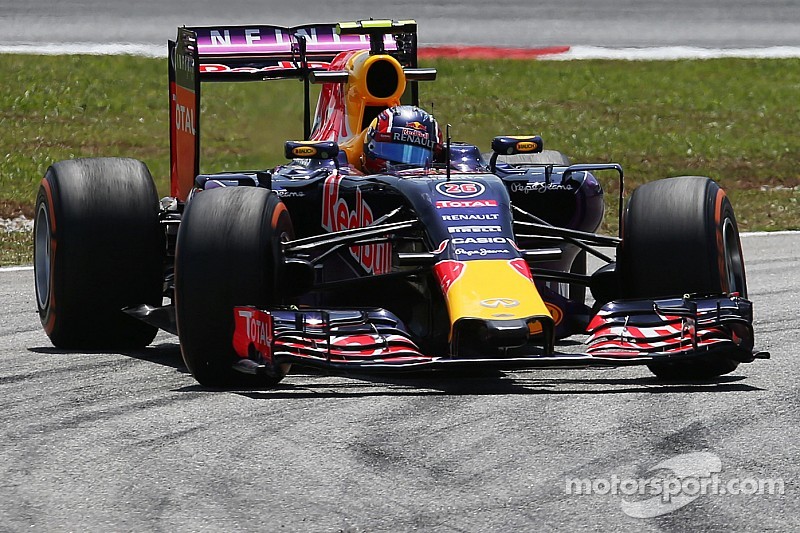 f1-malaysian-gp-2015-daniil-kvyat-red-bull-racing-rb11.jpg