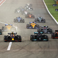 F1: Hamilton 29-szer hagyta el a pályát, Verstappen csak egyszer, mégis utóbbi volt szabálytalan