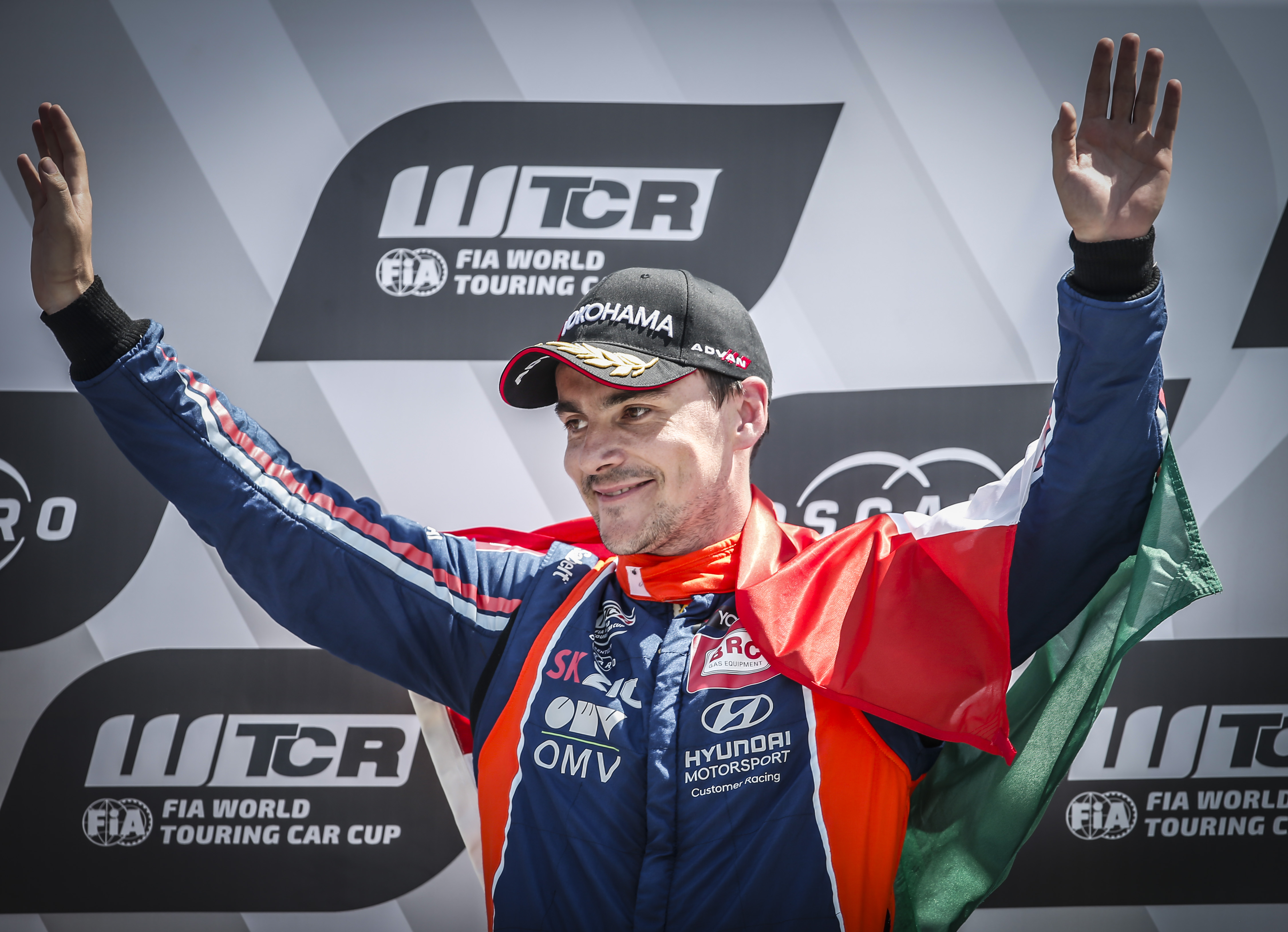 WTCR - MICHELISZ: „AMÍG VAN MATEMATIKAI ESÉLYEM, HARCOLNI FOGOK”