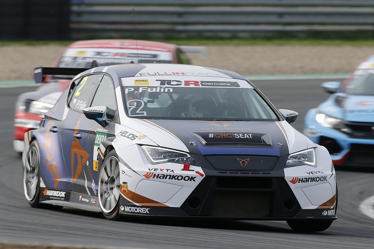 TCR EU - HÁROMSZOROS ETCC-BAJNOK SZÁLL HARCBA NAGY DANIÉKKAL BARCELONÁBAN