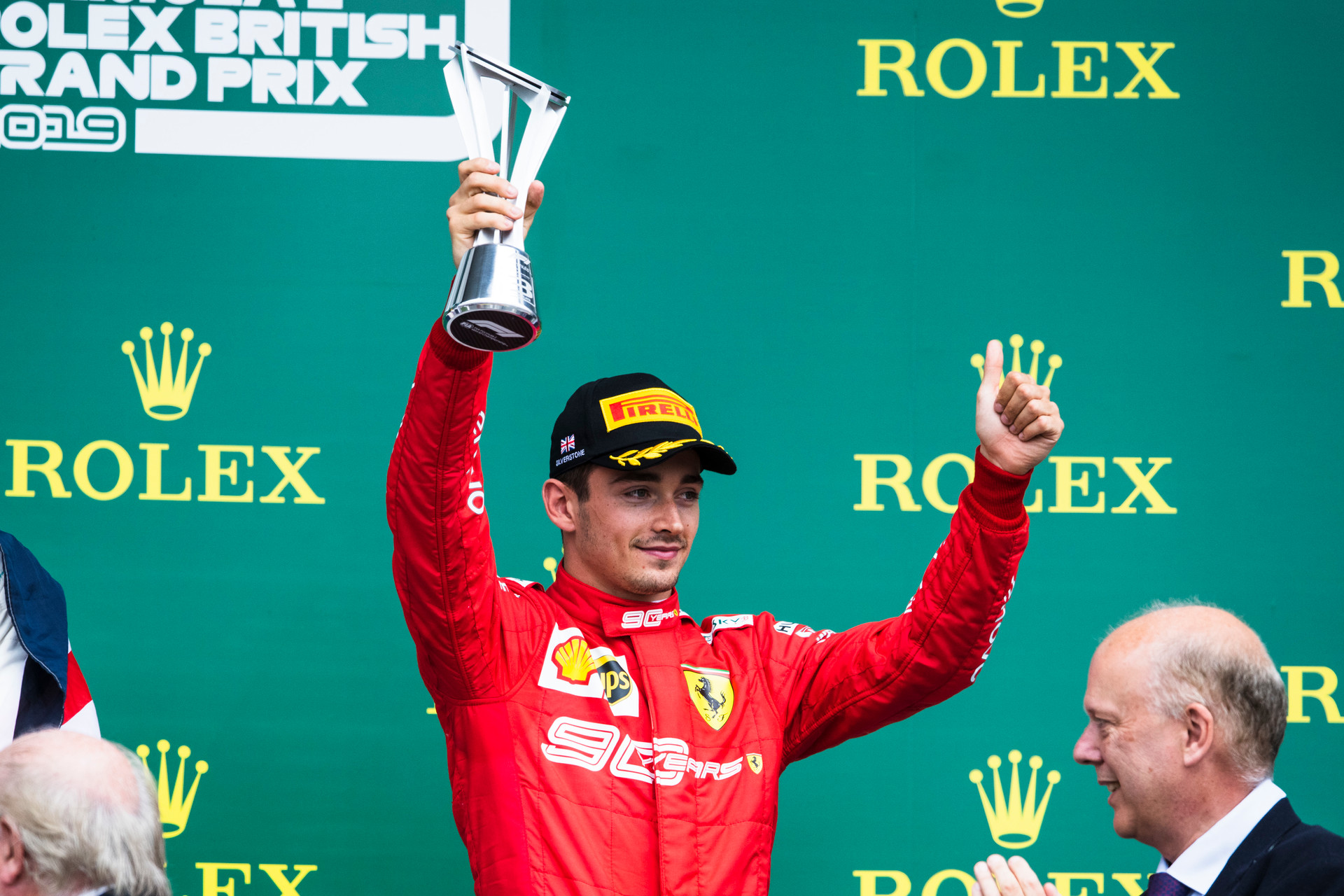 Sajtóhír: Évekre magához láncolta Leclerc-t a Ferrari