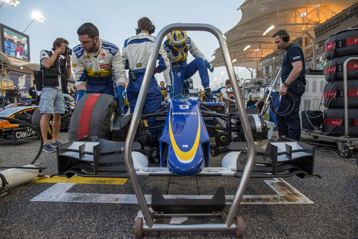 2015-formula-one-gulf-air-bahrain-grand-prix-sauber-f1-team-marcus-ericsson2.jpg