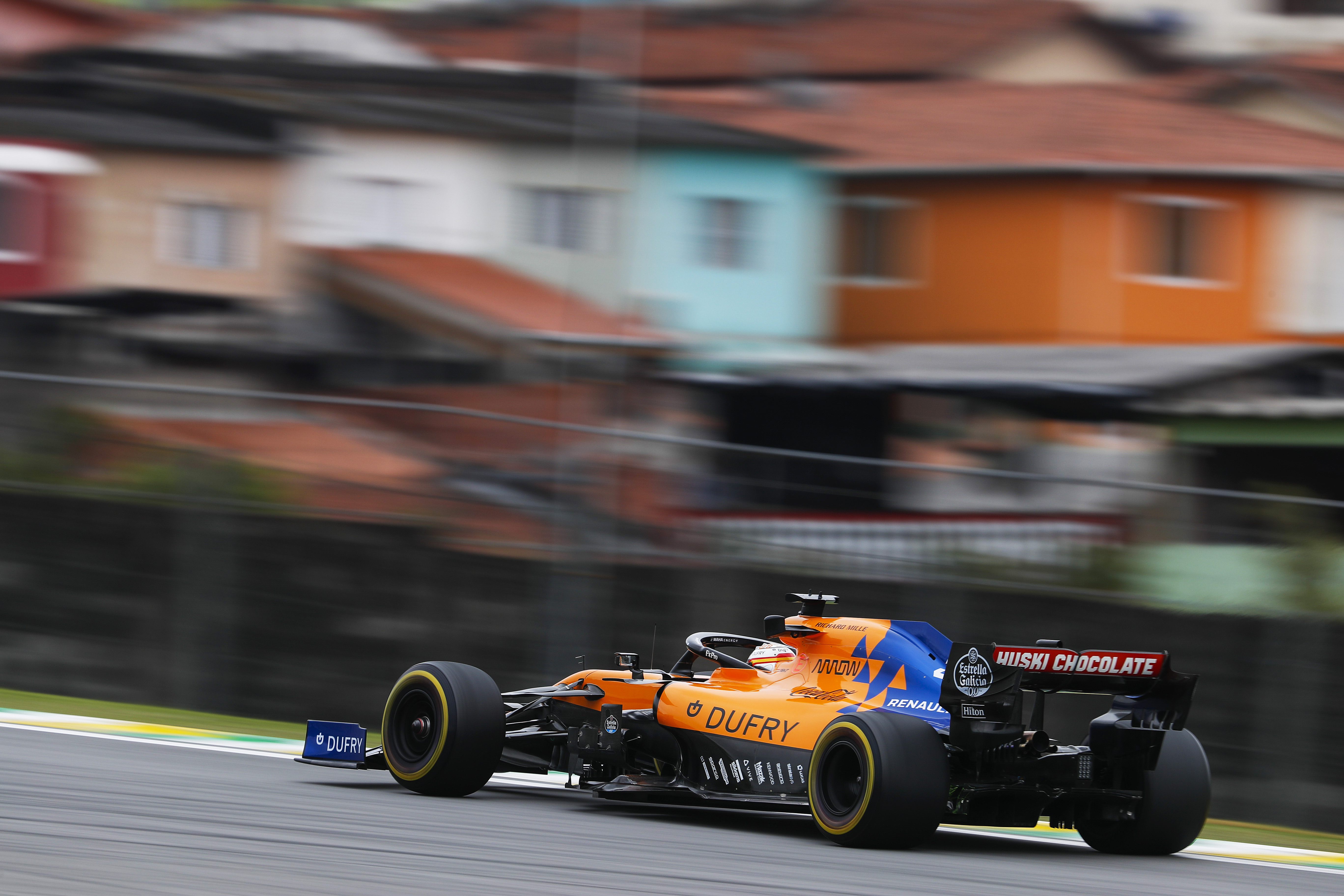 F1: Hamilton elbukta a dobogót, Sainz megtarthatta