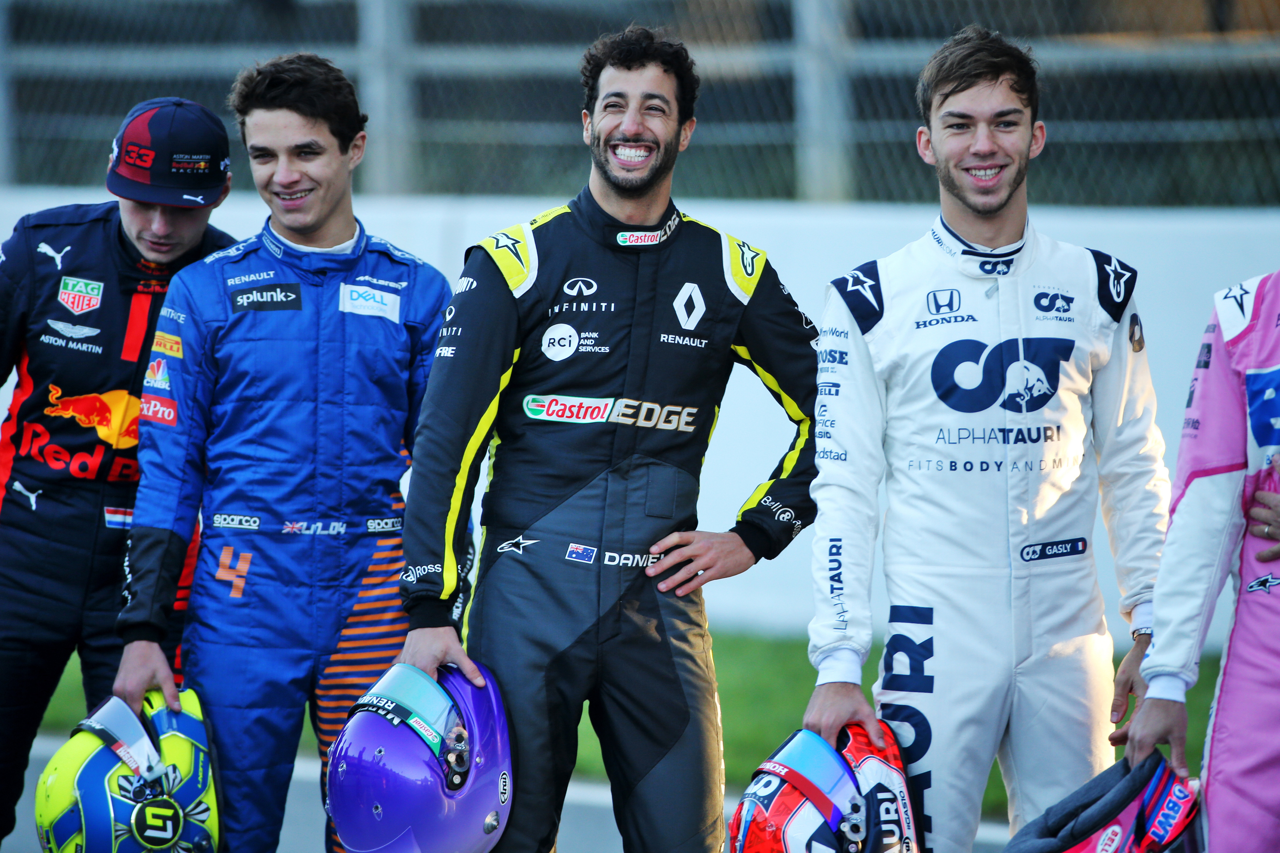 Tovább dől az F1-es dominó: Ricciardo a McLarennél, Alonso a Renault-nál?