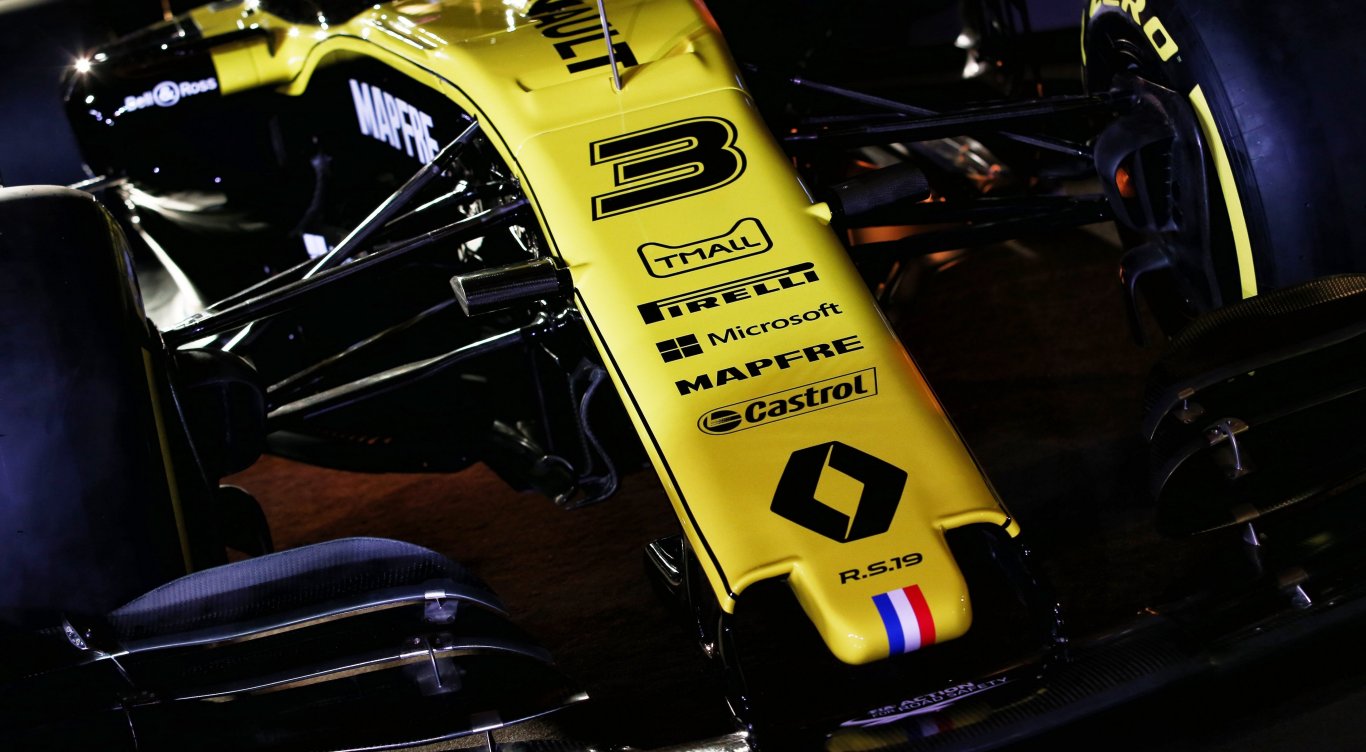 F1 - MEGLEPŐ FORDULAT: IDŐ ELŐTT PÁLYÁRA LÉPETT A RENAULT