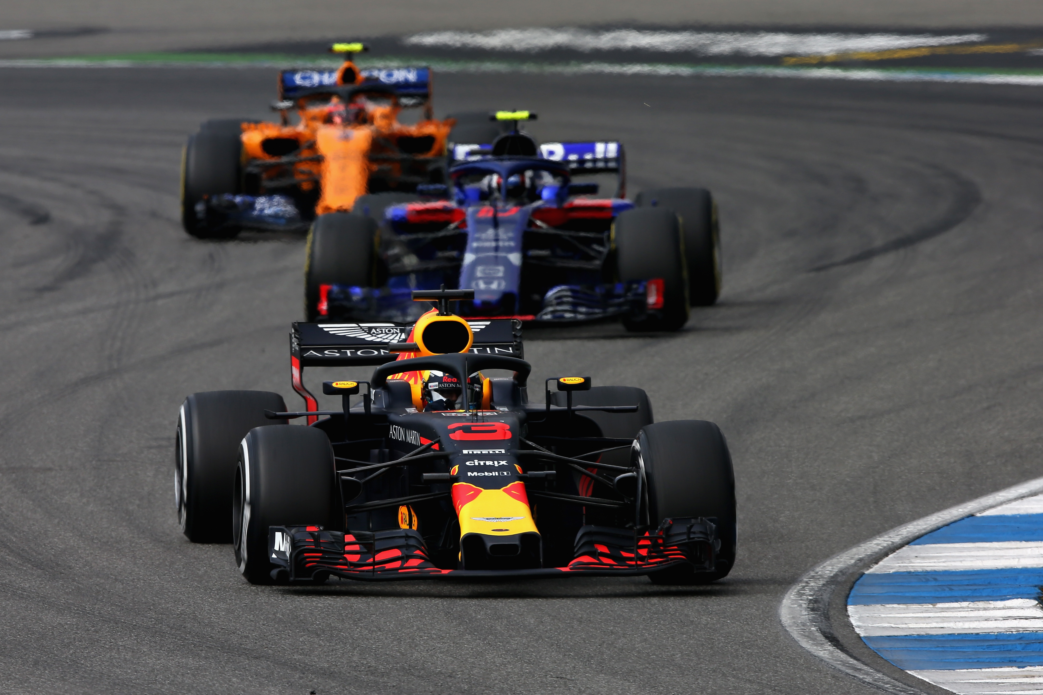 F1 - MÁRIS BAJBAN VAN A RED BULL 2019-ET ILLETŐEN