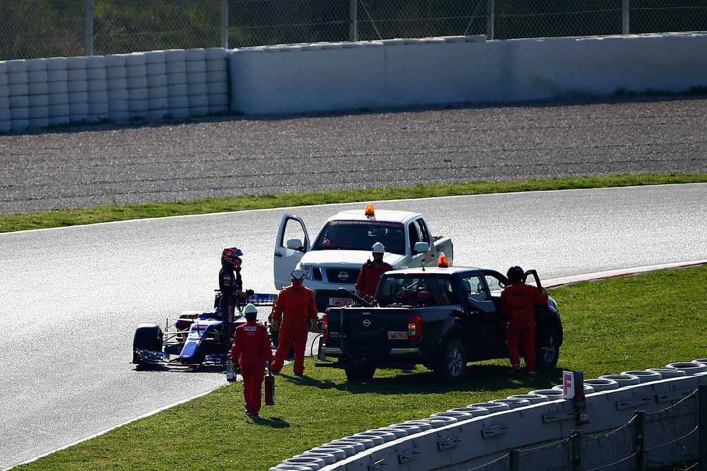 daniil_kvyat_f1_winter_testing_barcelona_day_jx566hfamqpx.jpg