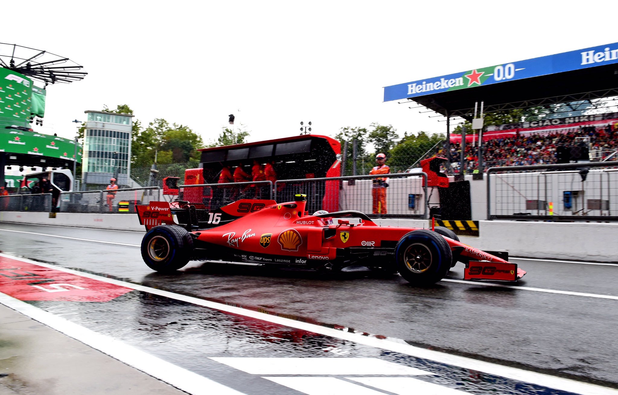 F1: Leclerc maradt az élen, szoros Ferrari-Mercedes csata az élbolyban
