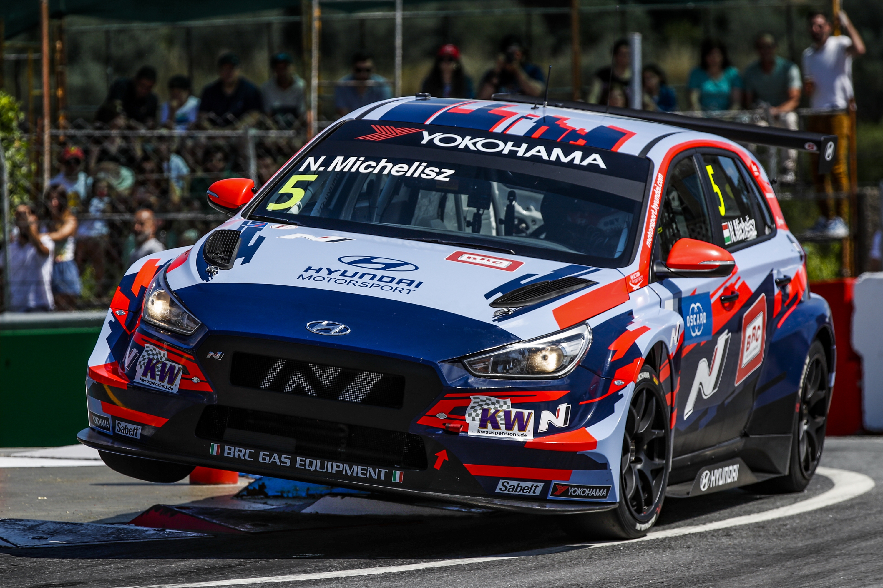 WTCR: Michelisz megállíthatatlan volt, harmadára csökkent a hátránya