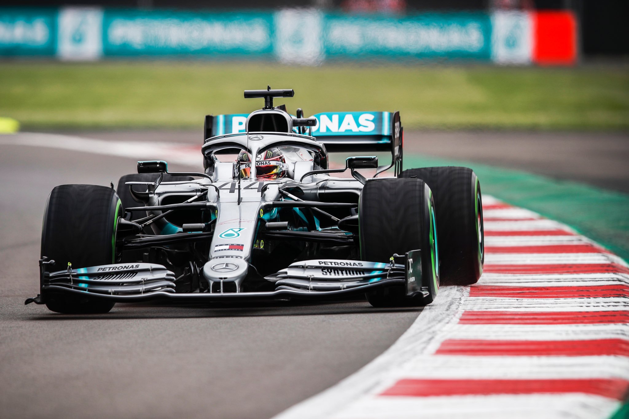 F1: Hamiltoné az első edzés Mexikóban, Leclerc és Verstappen a nyomában