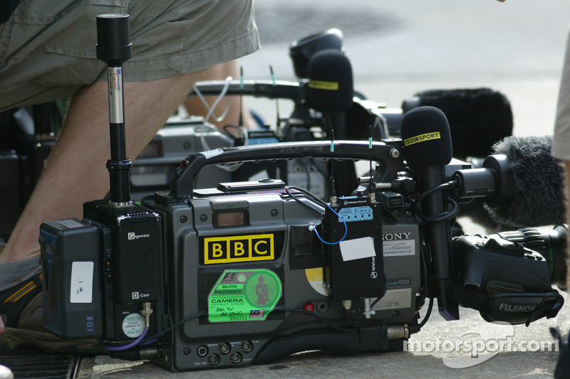 f1-malaysian-gp-2009-bbc-tv-camera.jpg