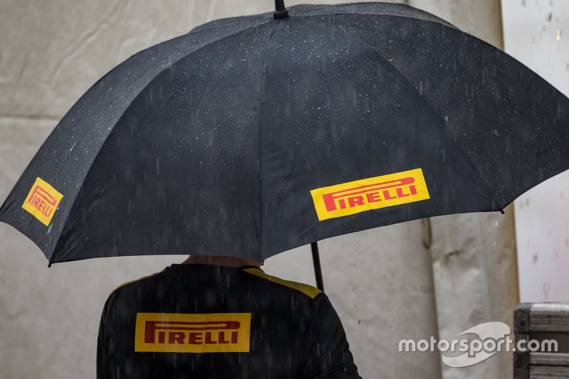 F1 - AZ FIA-NAK MÉG RÁ KELL BÓLINTANIA A PIRELLI-PÁLYÁZATRA