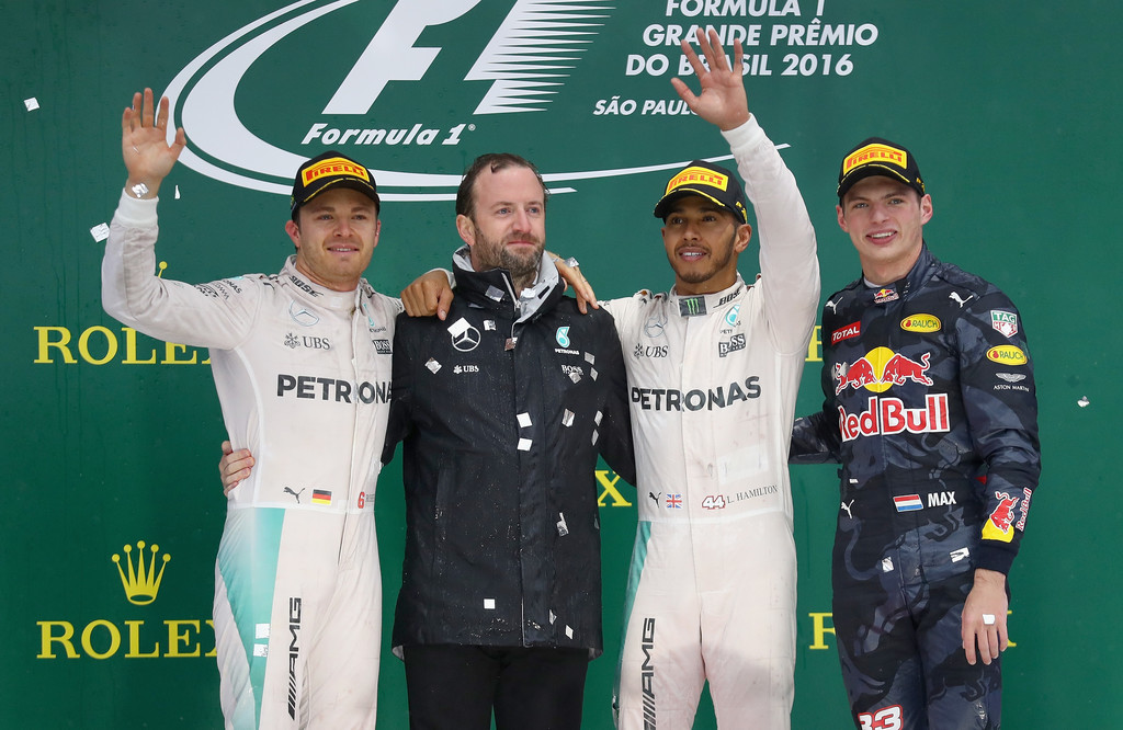 F1 - 3 ÓRÁS ESŐKÁOSZ, HAMILTON-GYŐZELEM ÉS VERSTAPPEN-SHOW BRAZÍLIÁBAN