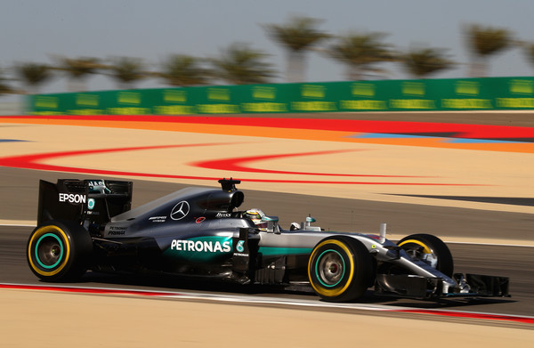 lewis_hamilton_f1_grand_prix_bahrain_qualifying_acb0aqr_nfxl.jpg