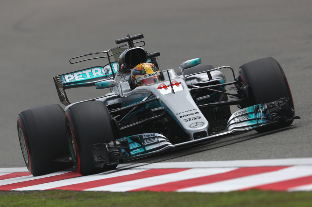 lewis_hamilton_f1_grand_prix_china_qualifying_mtloh9akyhvx.jpg