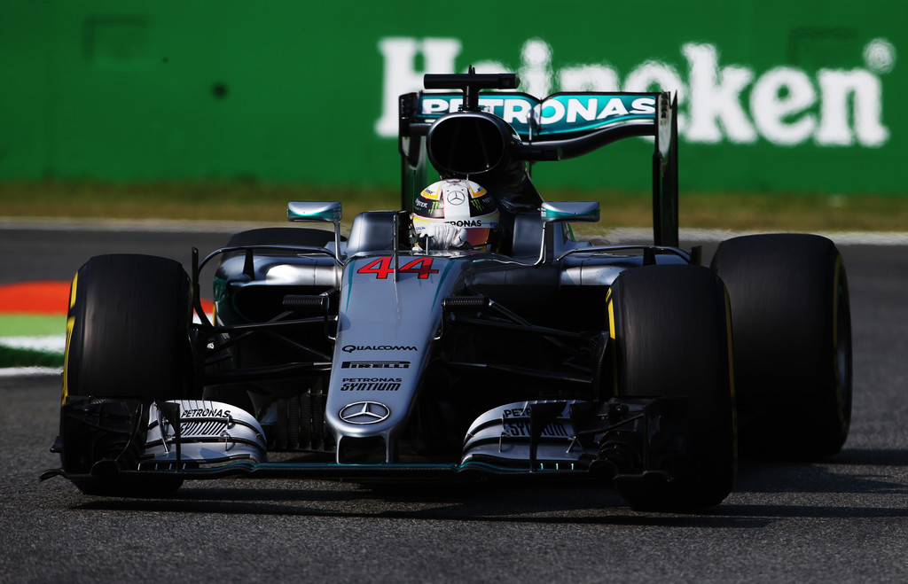 lewis_hamilton_f1_grand_prix_italy_practice_temyelezmctx_1.jpg