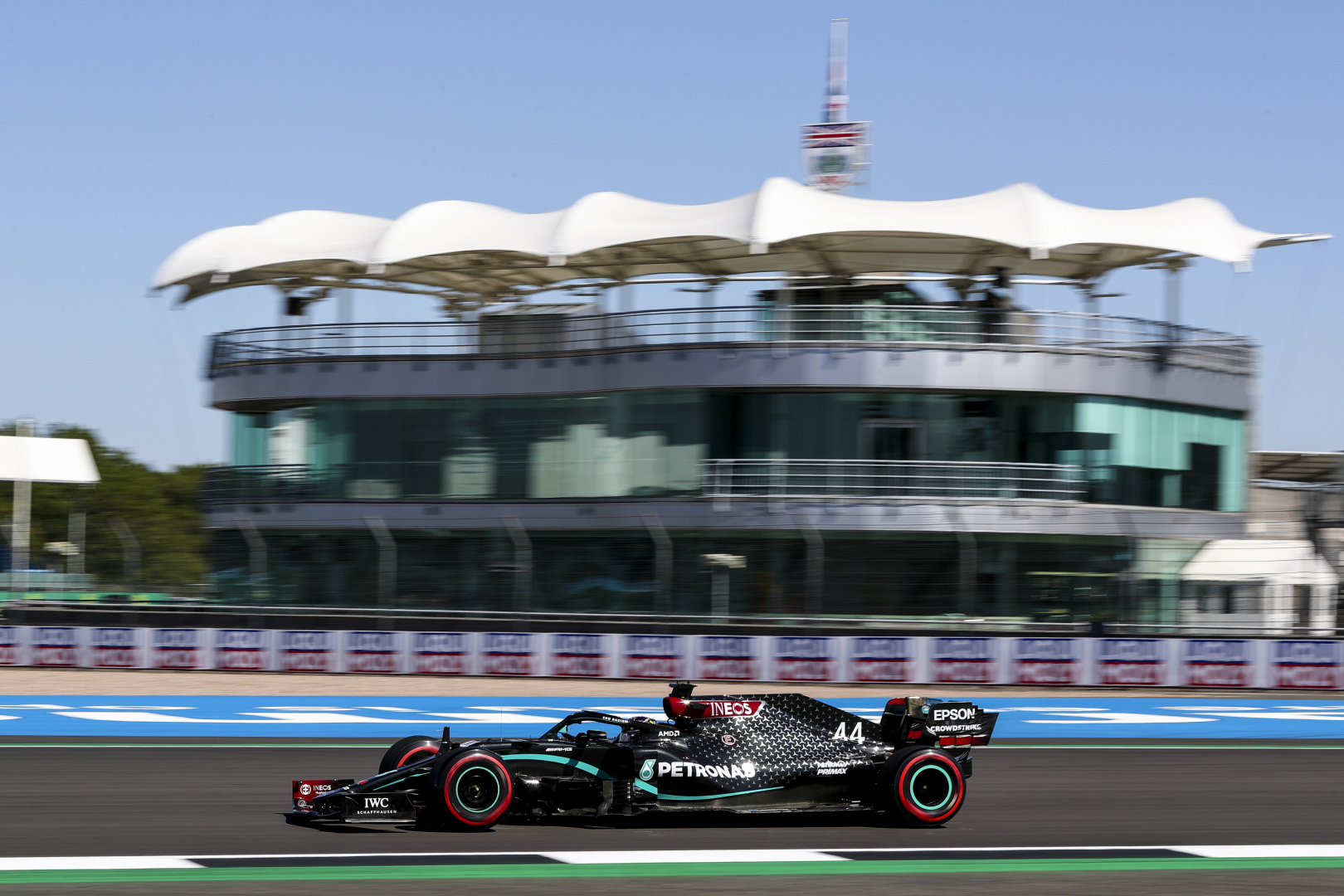 F1: A Mercedes továbbra is másik dimenzióban, mögöttük szoros a mezőny