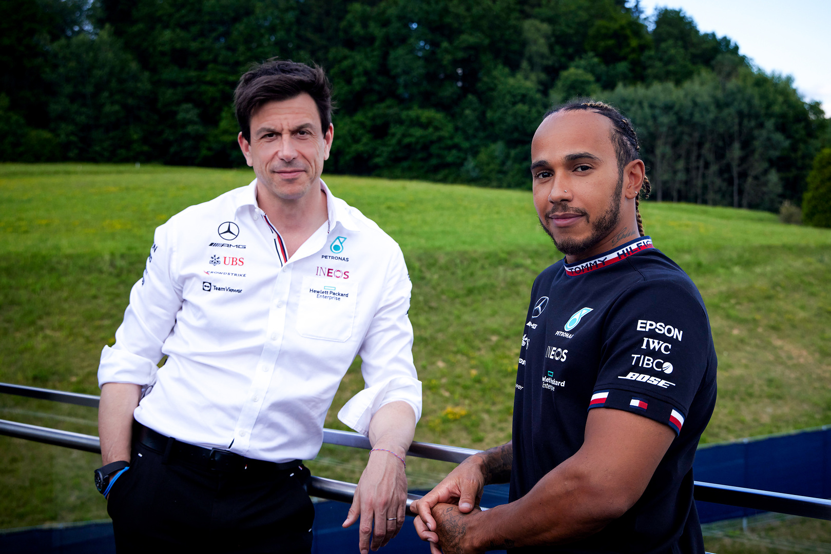 F1: Hamilton újabb két évre aláírt a Mercedesszel