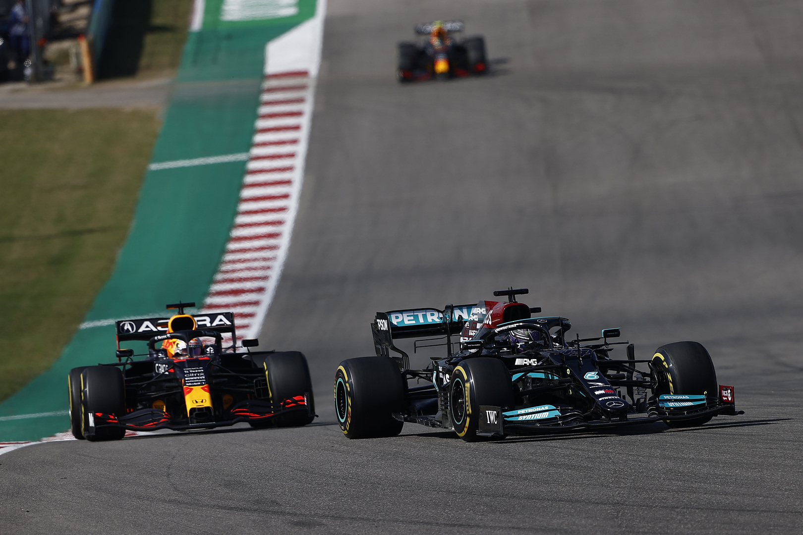 F1: Bemószerolták új trükkje miatt a Mercedest
