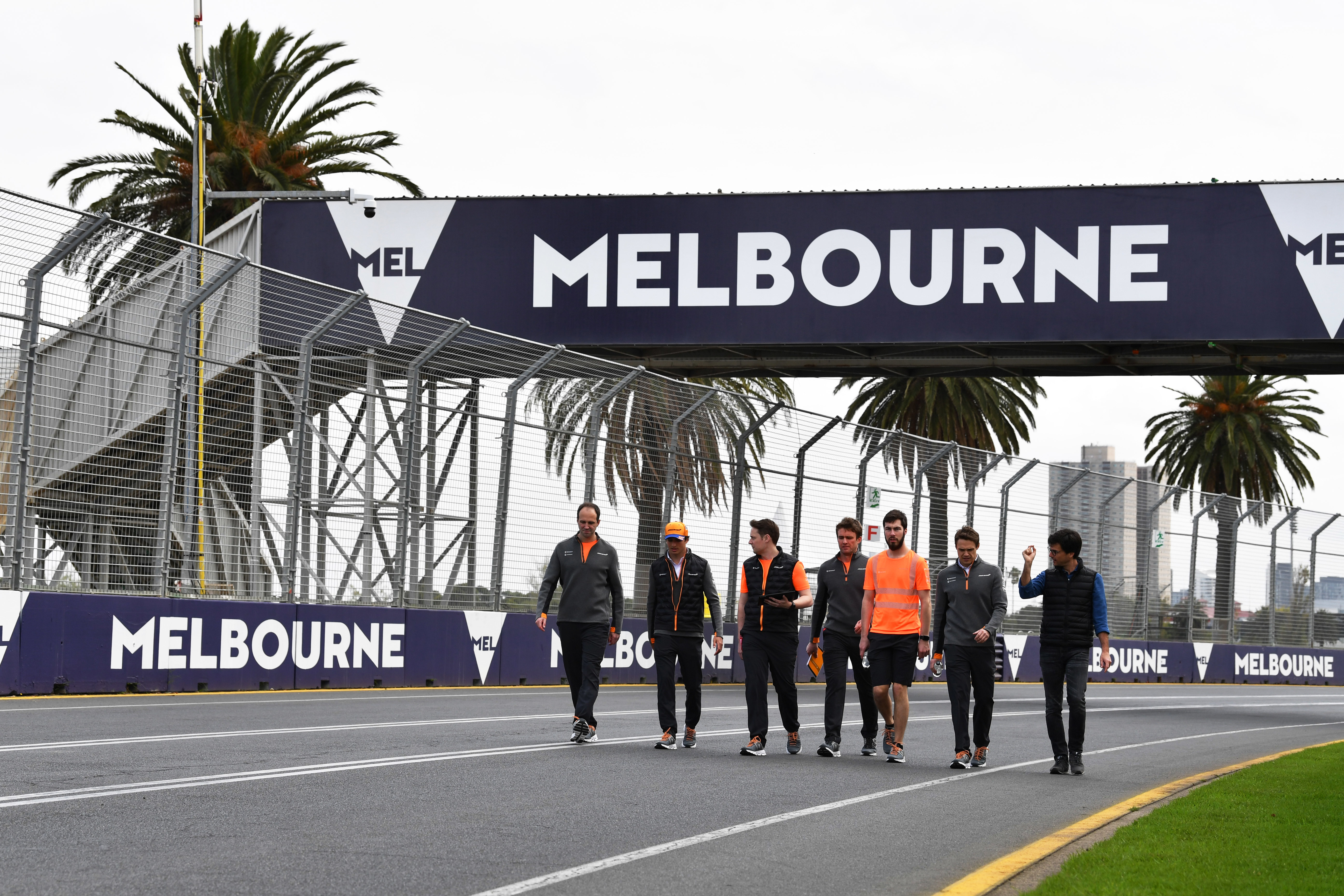 Az F1-es paddockban is megjelenhetett a koronavírus