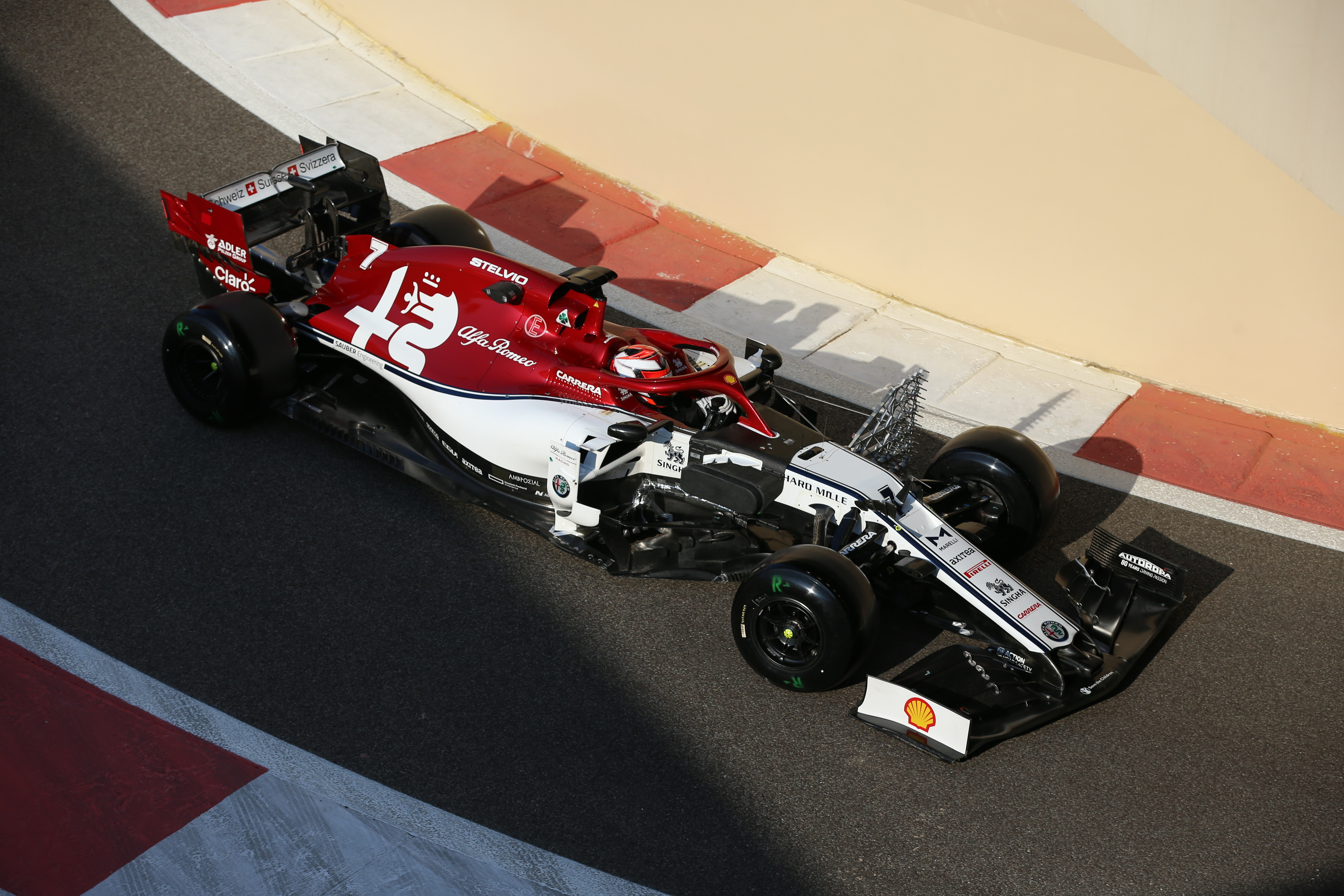 F1: Az első tesztnap reggelén érkezik Räikkönenék „teljesen új” autója