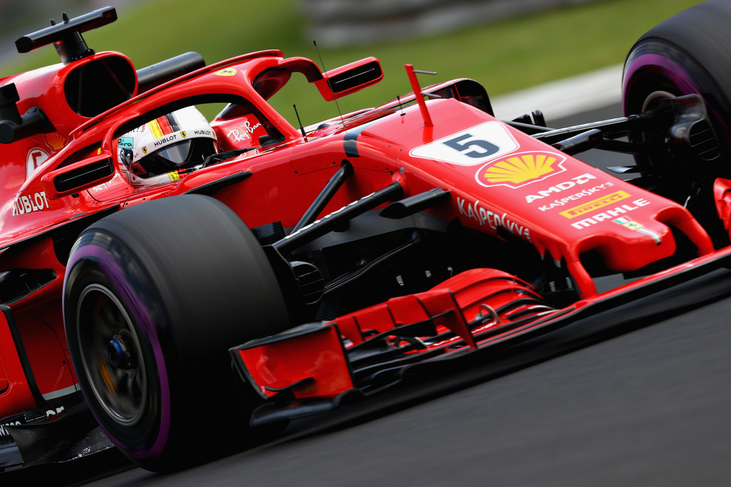 F1 - VETTEL AZ ÉLEN AZ IDŐMÉRŐ ELŐTT, BOTTAS CSAK 59 EZREDRE A FERRARITÓL