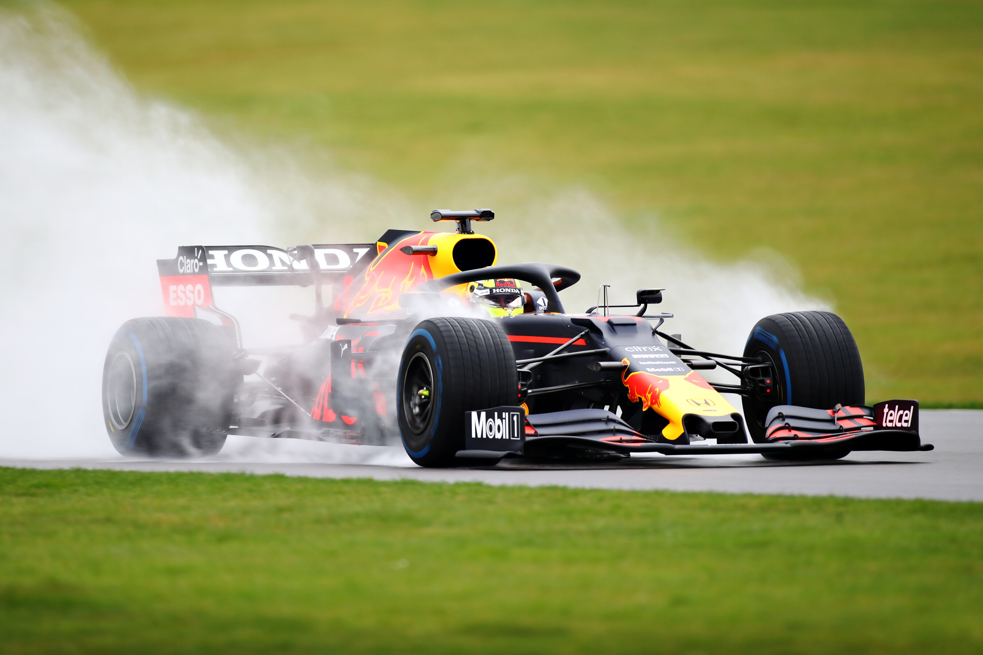F1: Pérez pályára vitte a Red Bullt