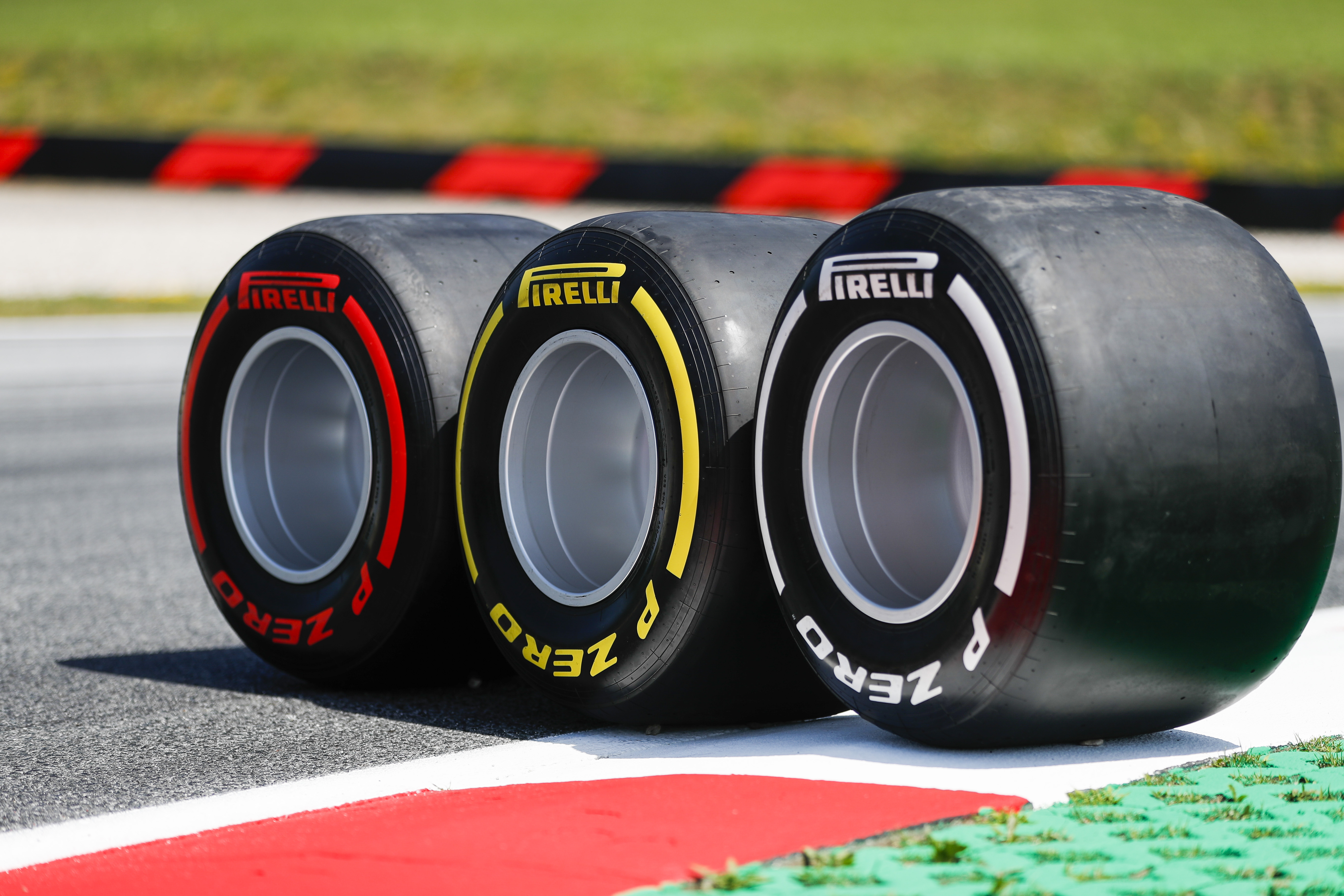 F1: Eldőlt, nem hozzák vissza a 2018-as gumikat