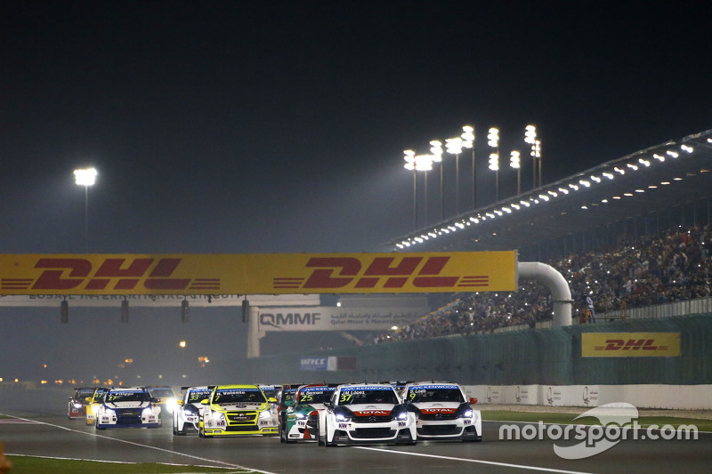 wtcc-losail-2015-start-jose-maria-lopez-citroen-c-elysee-wtcc-citroen-world-touring-car-te.jpg