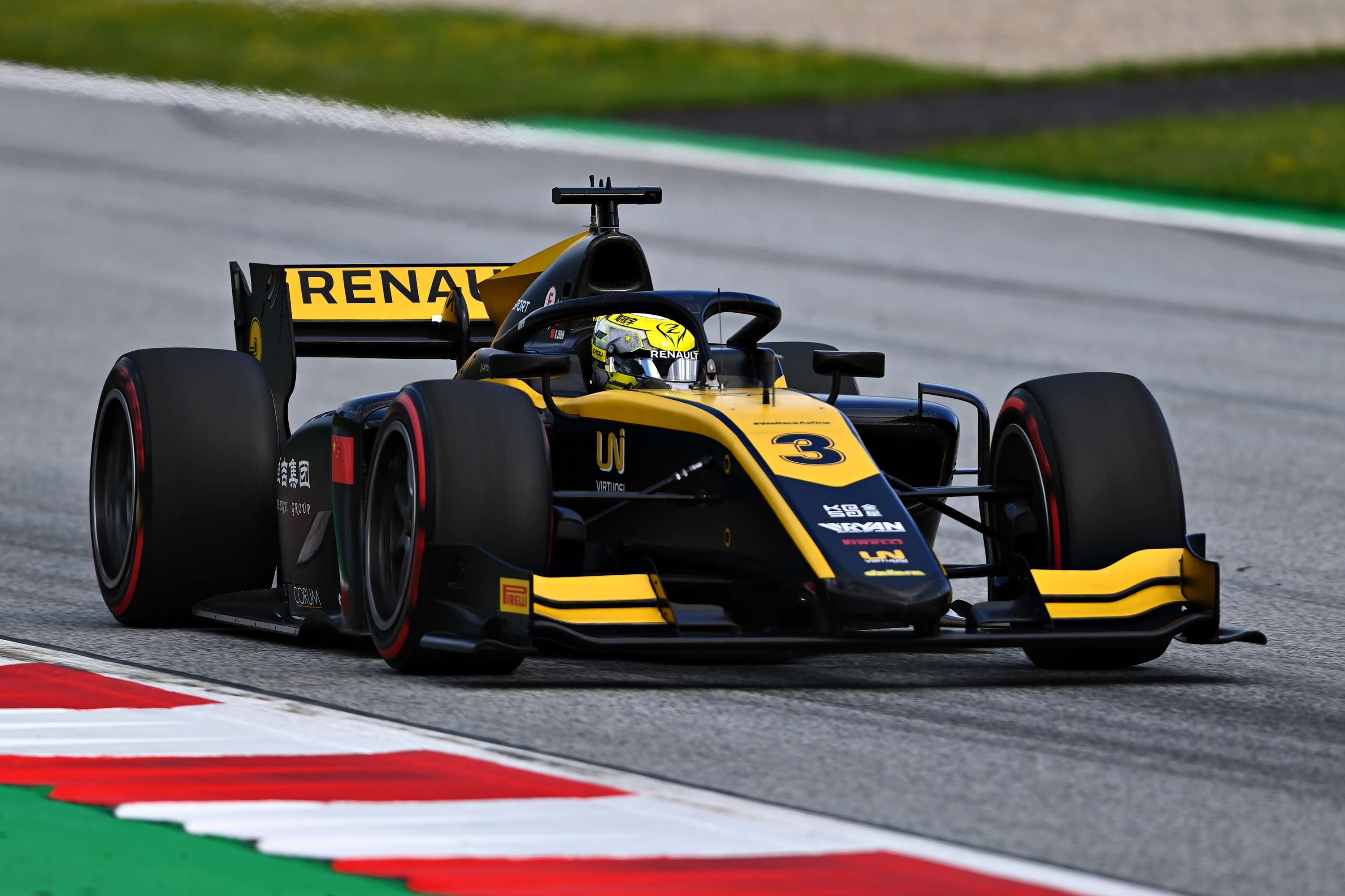 F2: Kínai Renault-junioré a pole, Schumacher az élbolyban