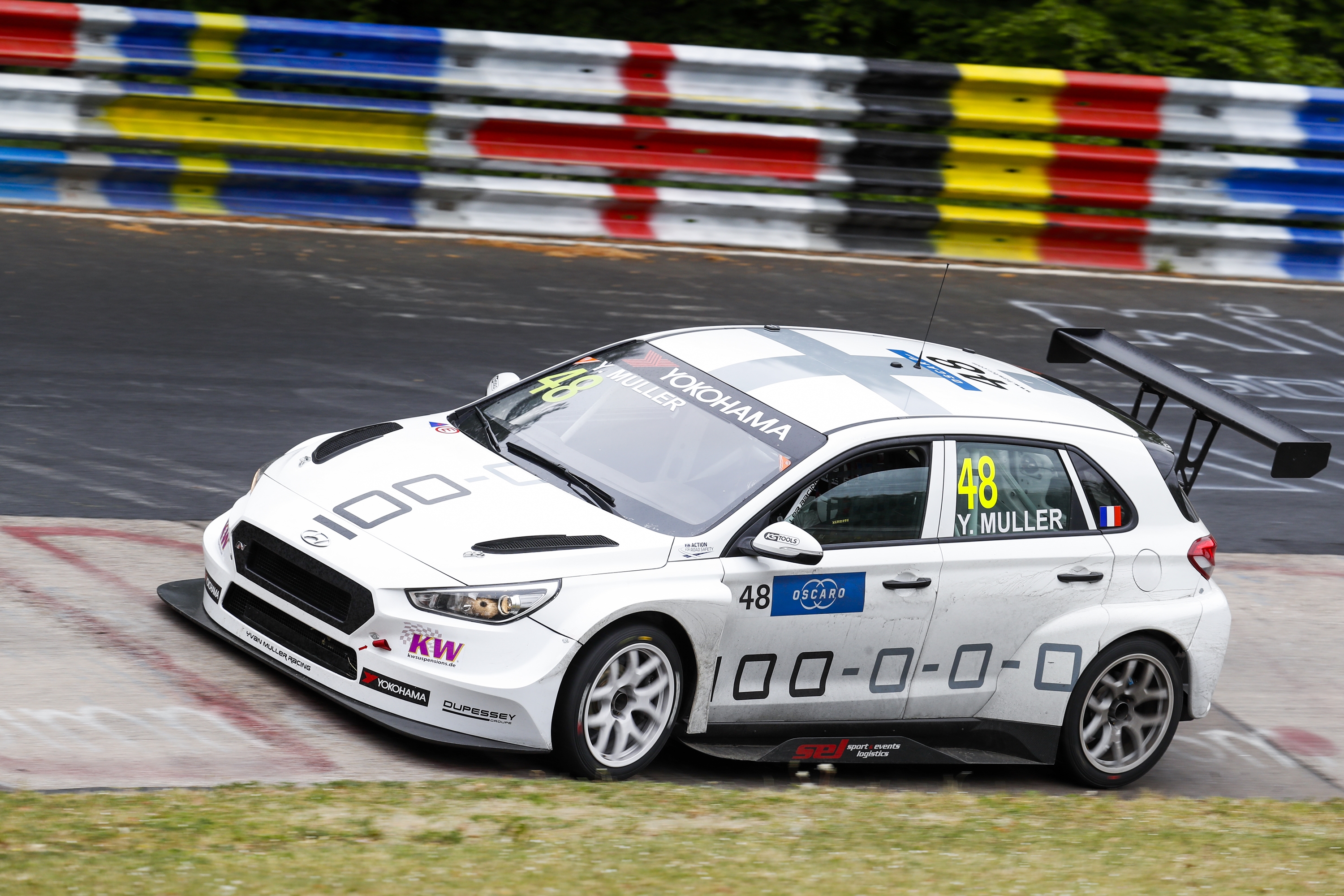 WTCR - KETTŐS GYŐZELMET ARATTAK MULLERÉK, MICHELISZ 4. AZ ELSŐ FUTAMON