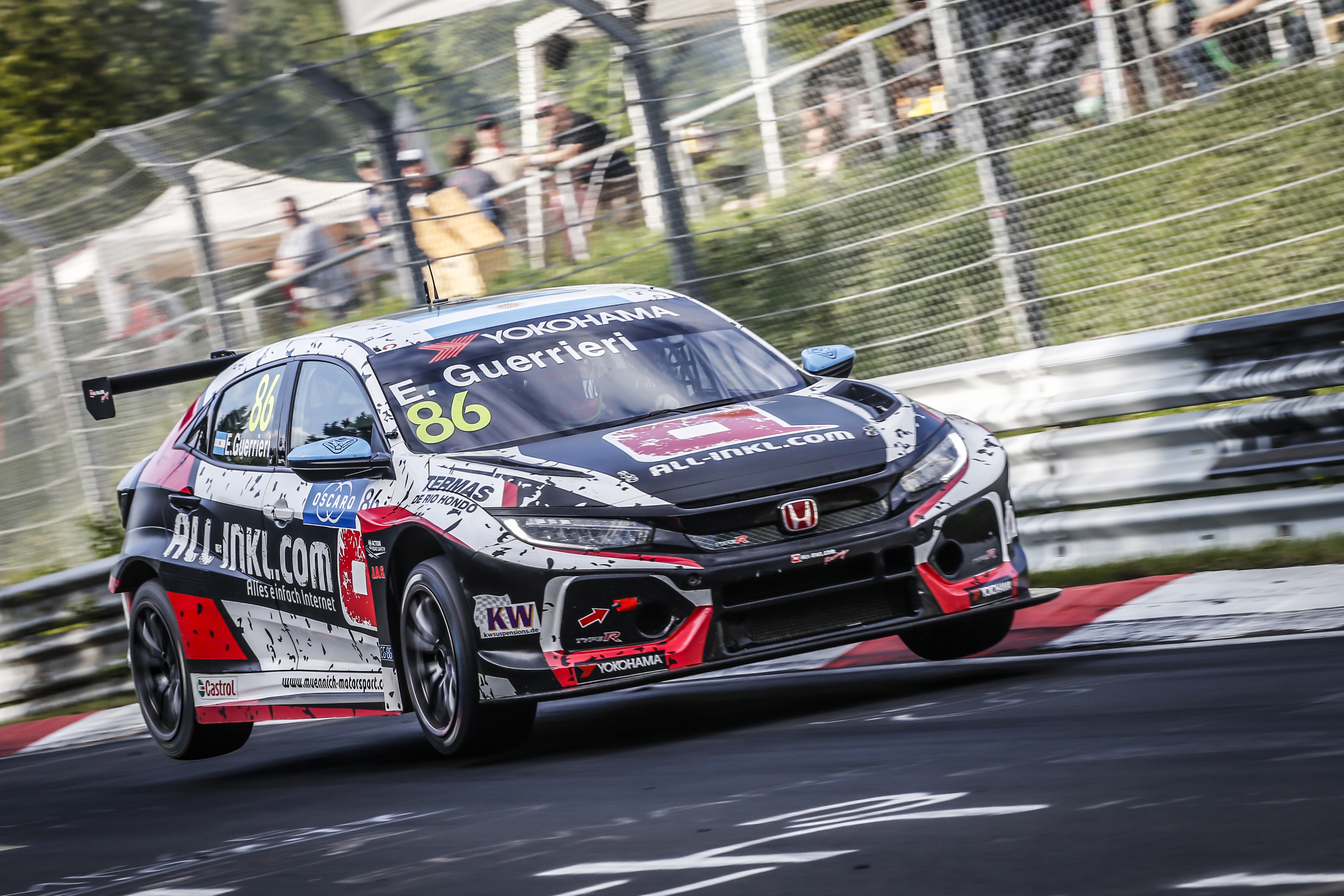 WTCR -  GUERRIERI NYERT, MICHELISZ ÖTÖDIK A MÁSODIK FUTAMON A NORDSCHLEIFÉN