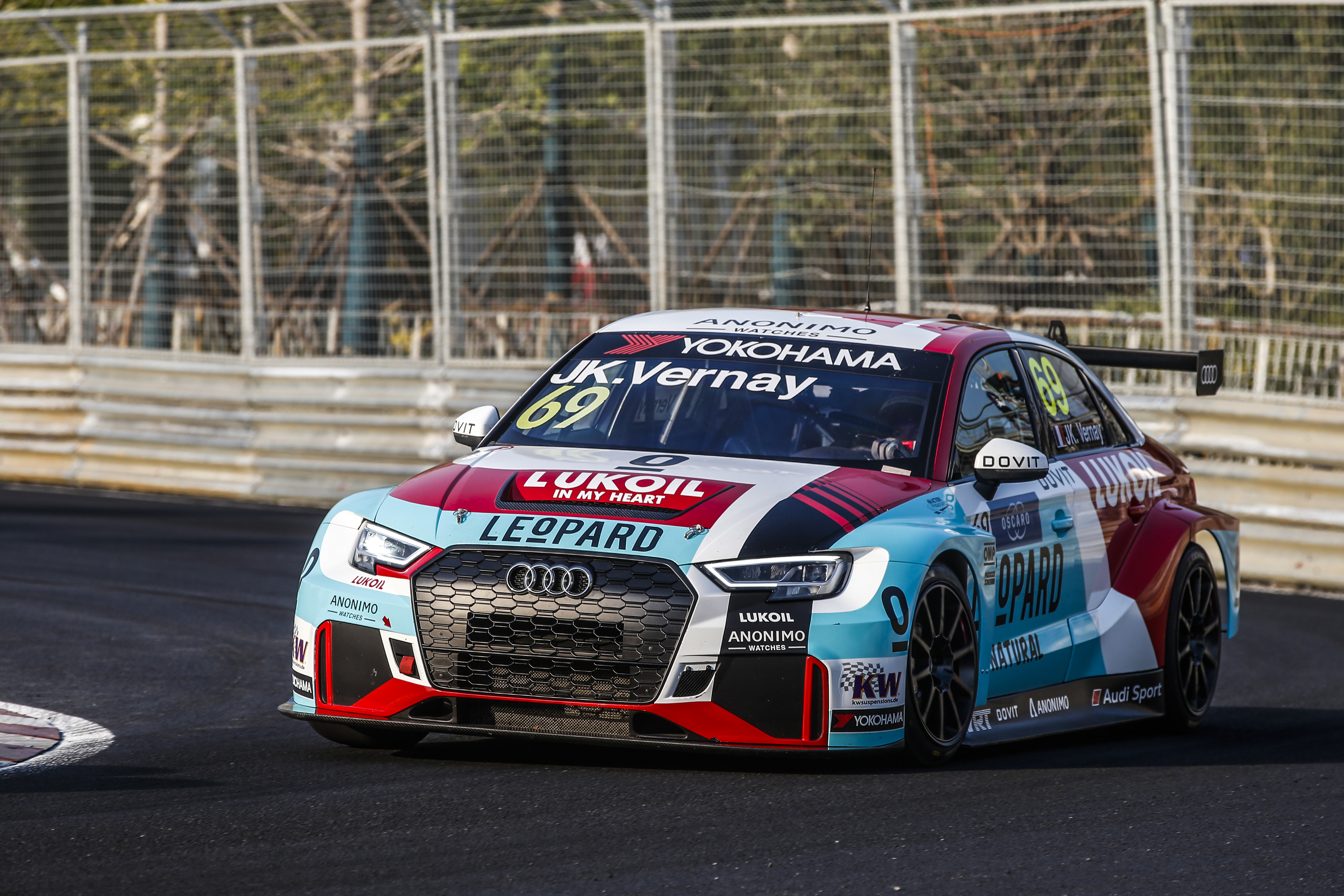 WTCR - VERNAY NYERTE A NYITÁNYT, A MAGYAROK TESZTELTEK