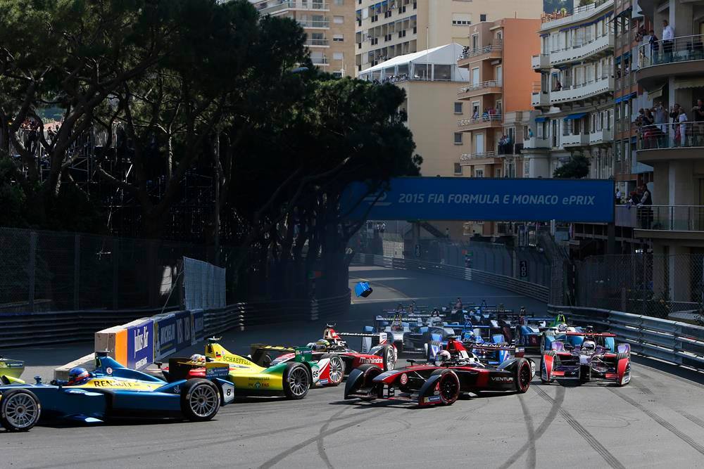 FORMULA E - BEVEZETÉSRE KERÜL AZ E-LICENC