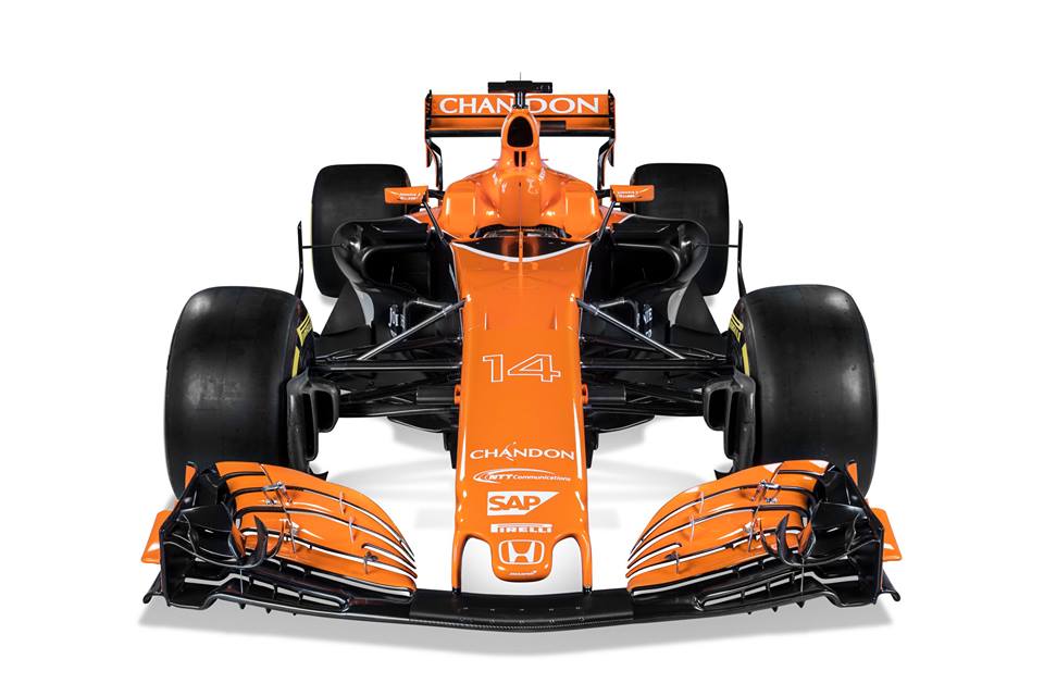 F1 - NARANCSSÁRGÁBA BURKOLÓZOTT AZ ÚJ MCLAREN