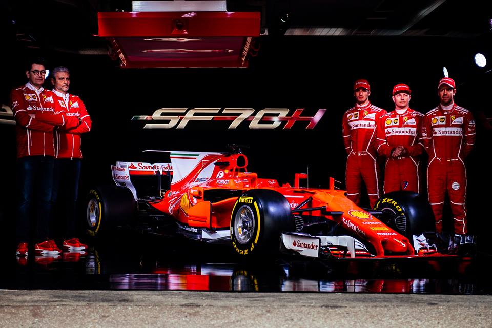 F1 - LEHULLT A LEPEL AZ IDEI FERRARIRÓL IS