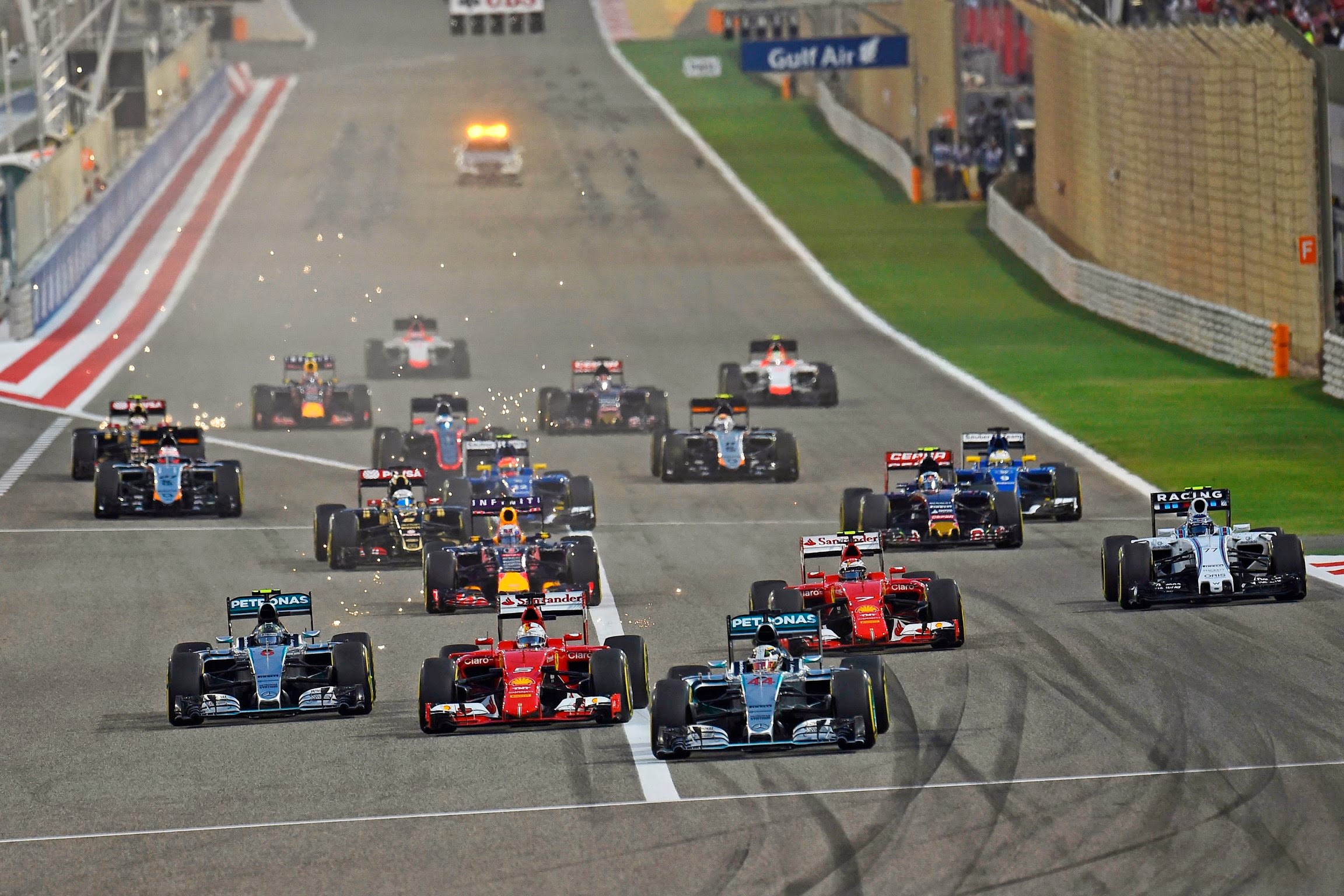 2015_bahrain_f1_gp_wallpaper_pictures_23.JPG