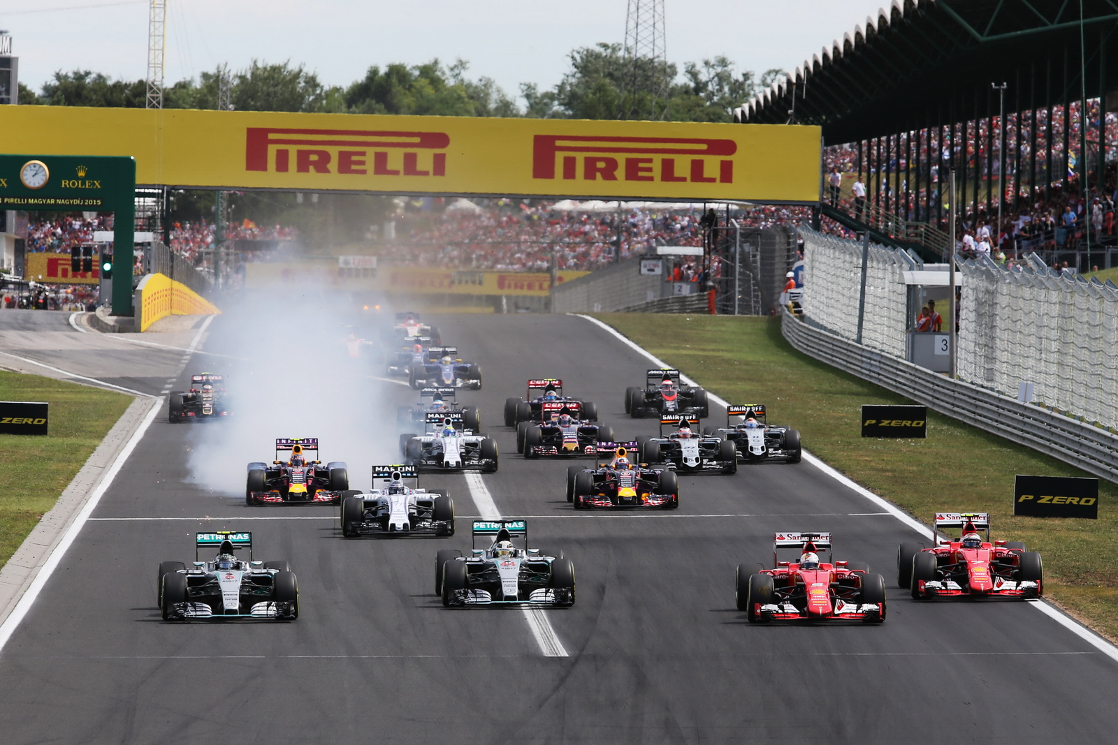 2015_hungarian_gp_race_014.jpg