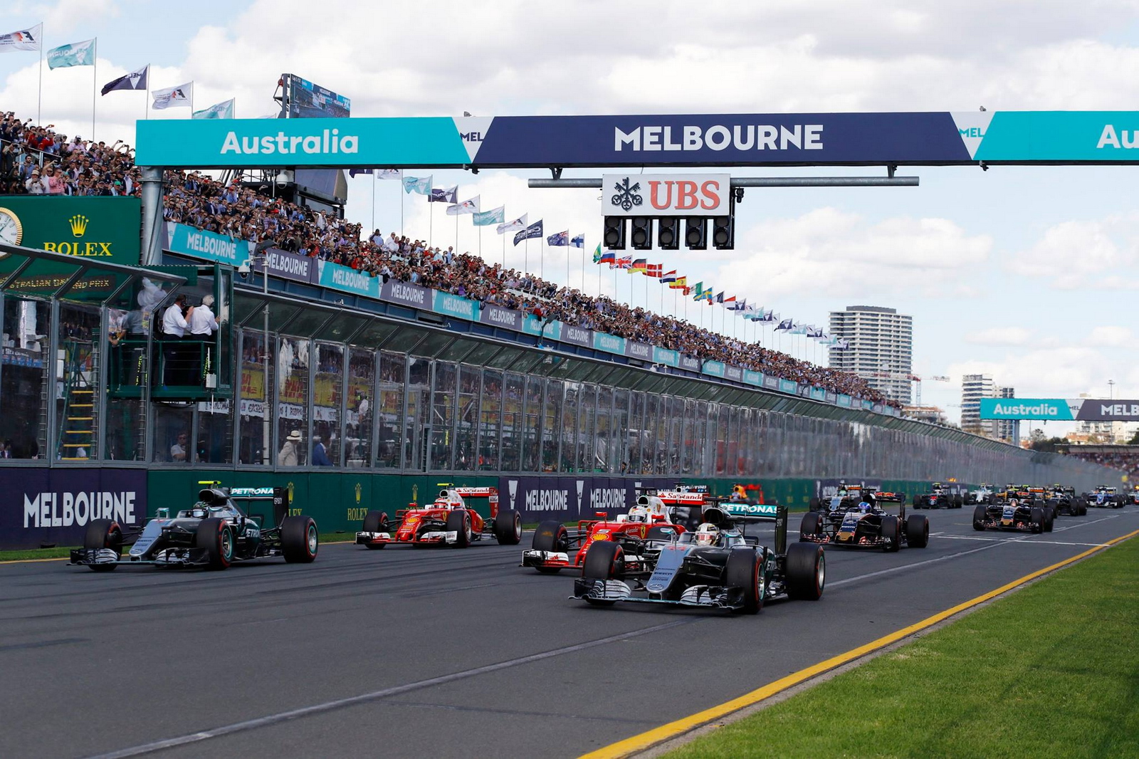 F1 - AZ FIA BEMUTATTA A 2017-ES ELŐZETES VERSENYNAPTÁRAT!