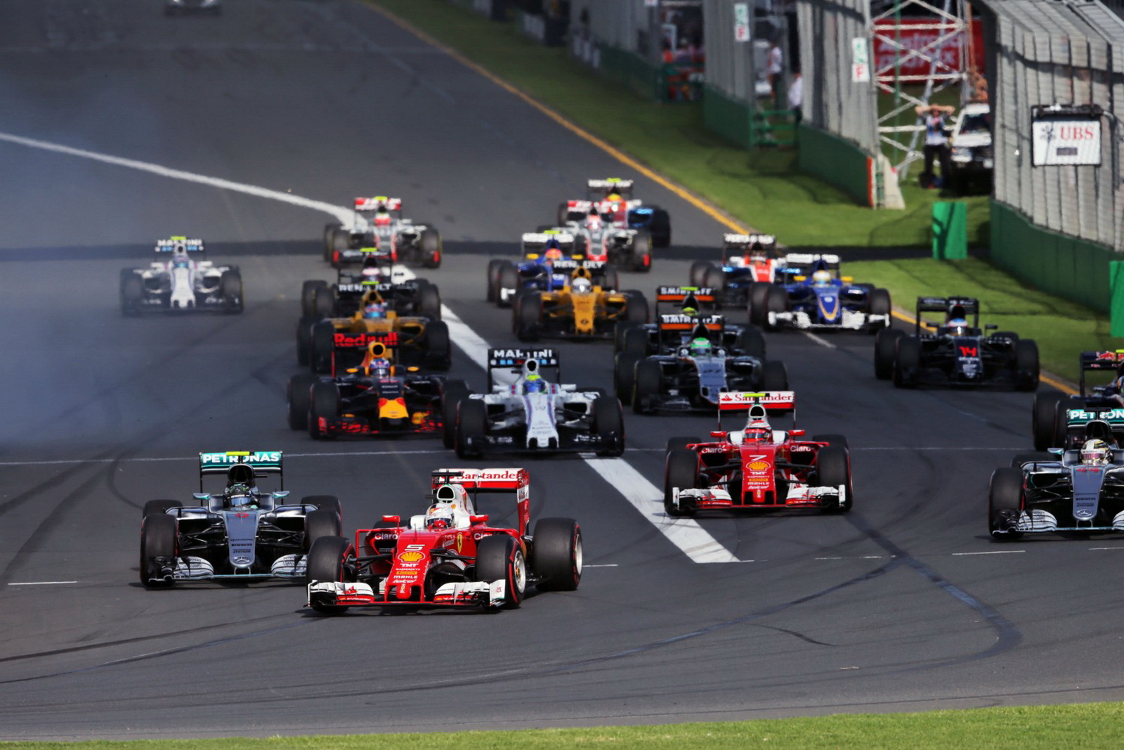 2016_australian_gp_race_019.jpg