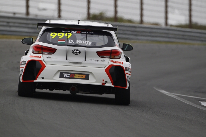 TCR - BOP: MINIMÁLIS KEDVEZMÉNYT KAP A HYUNDAI