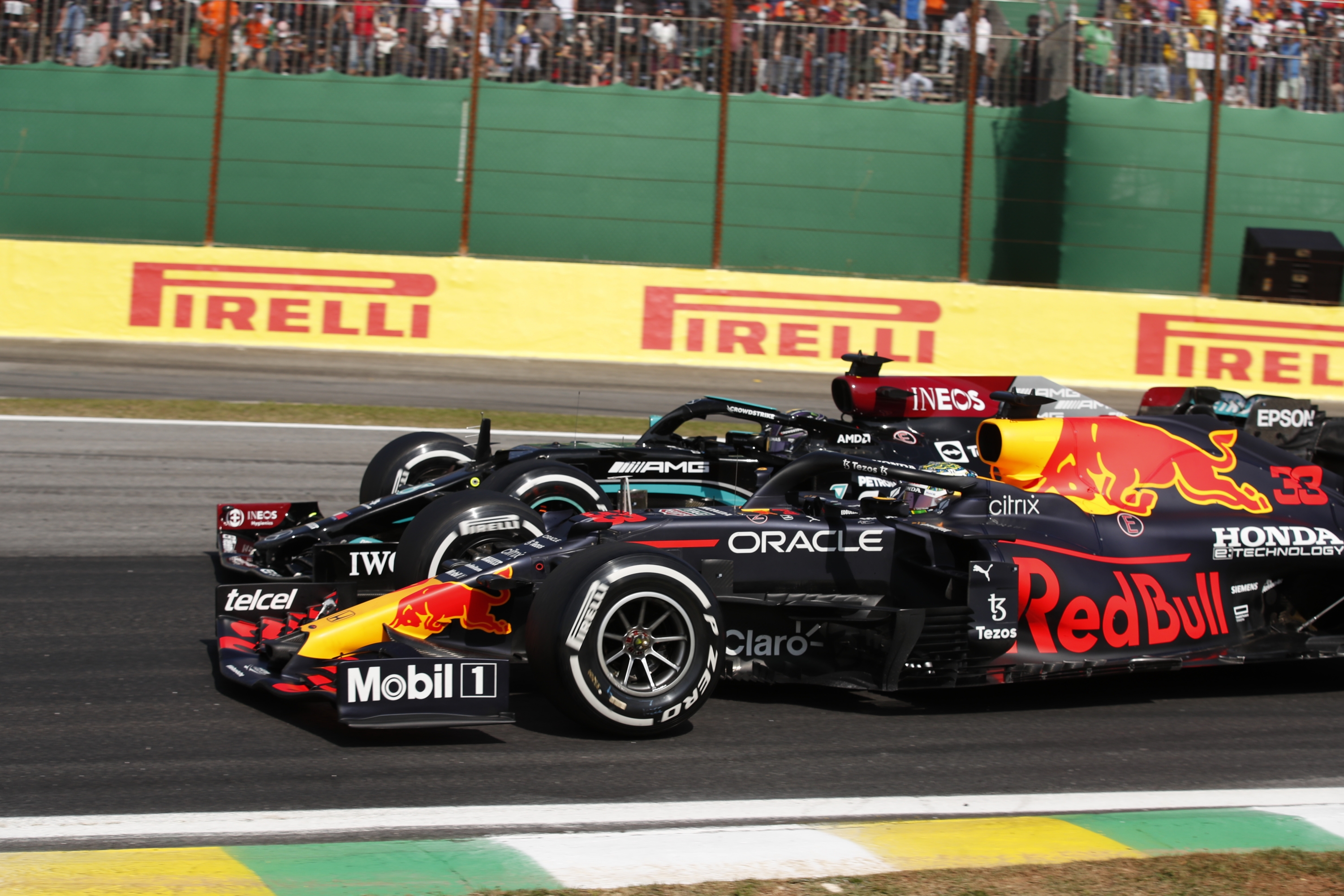 Verstappen and Hamilton had a number of wheel-to-wheel battles in 2021.