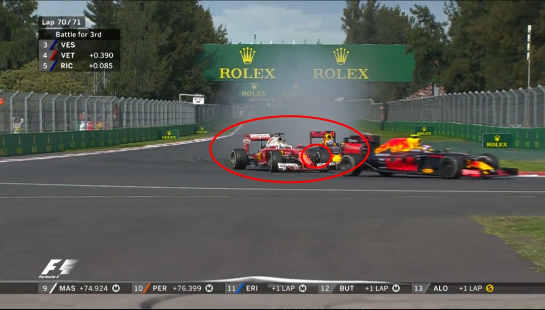 Vettel utána azért még köti az ebet a karóhoz: kemény ráfordul Ricciardóra, hogy kívülre levédje a támadást.
