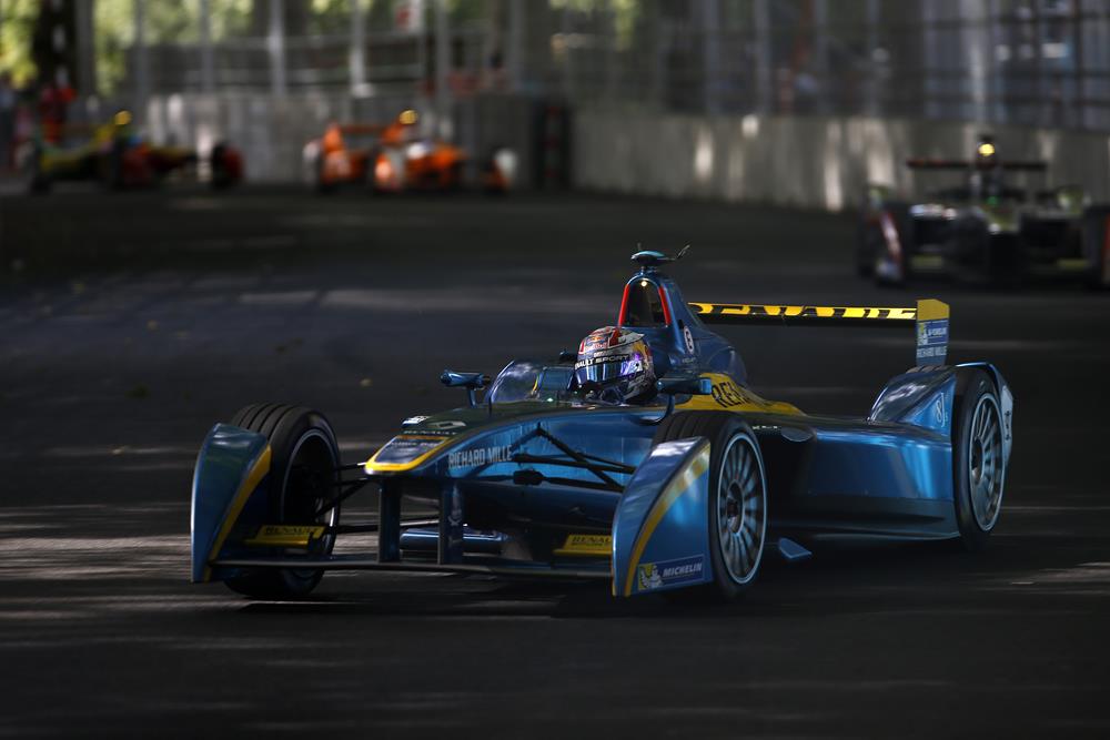 FORMULA E - A RENAULT CSAK AZ E.DAMS-RA FOG KONCENTRÁLNI