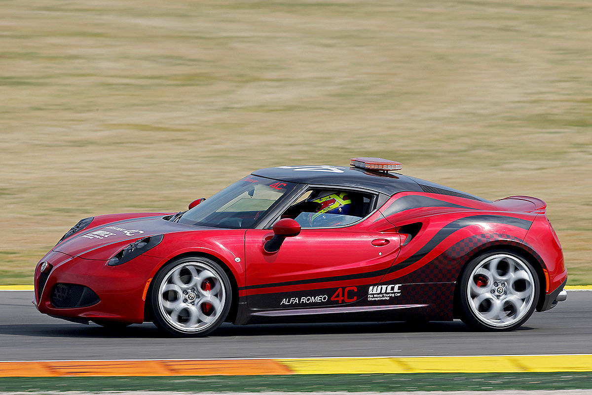 alfa-romeo-4c-wttc-safety-car-2014-1200x800-37708416180316a1.jpg