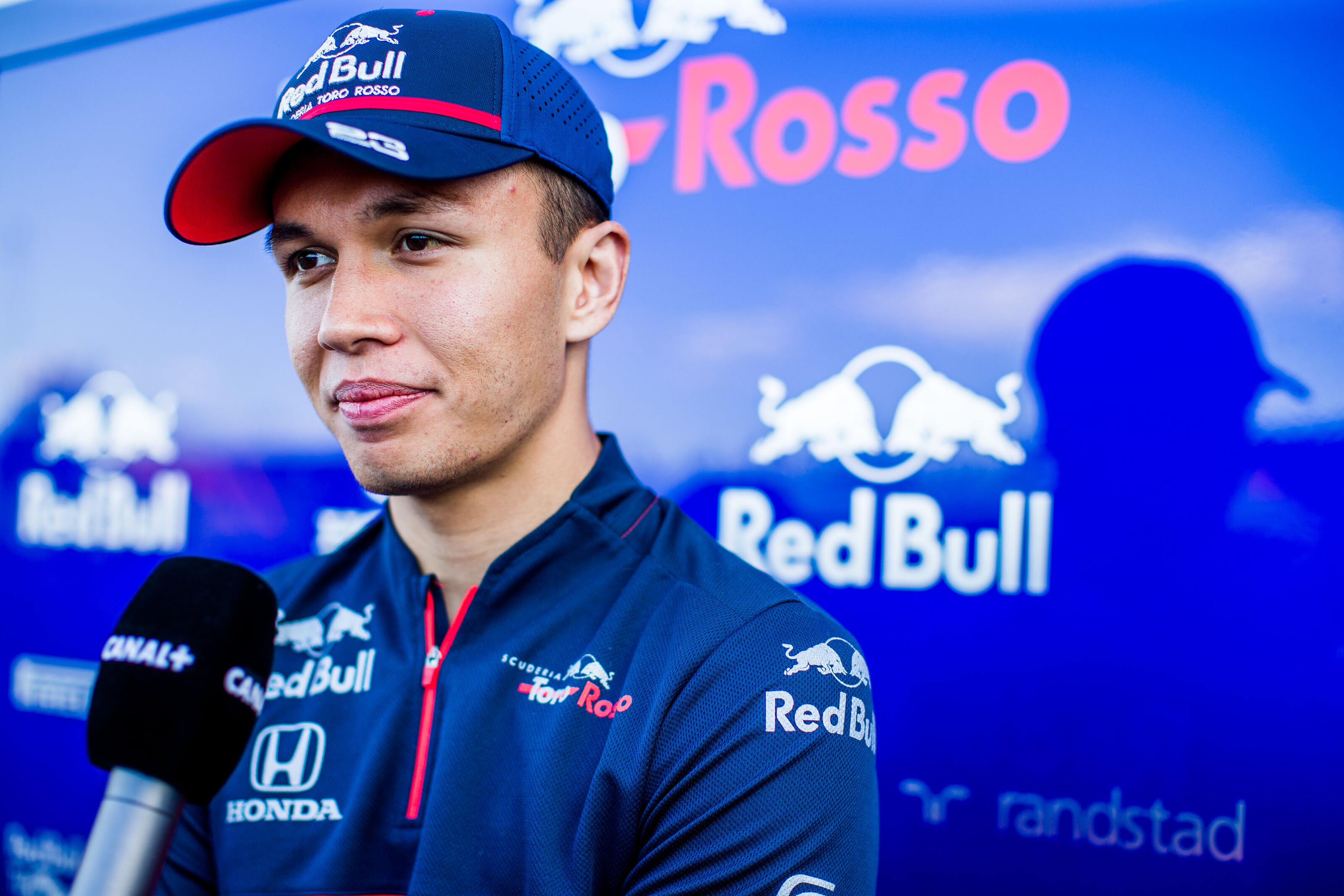 F1: Tudja Albon, mivel jár a Red Bull-ülés